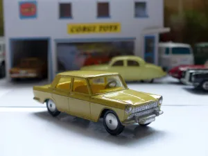 217 Fiat 1800 in mustard