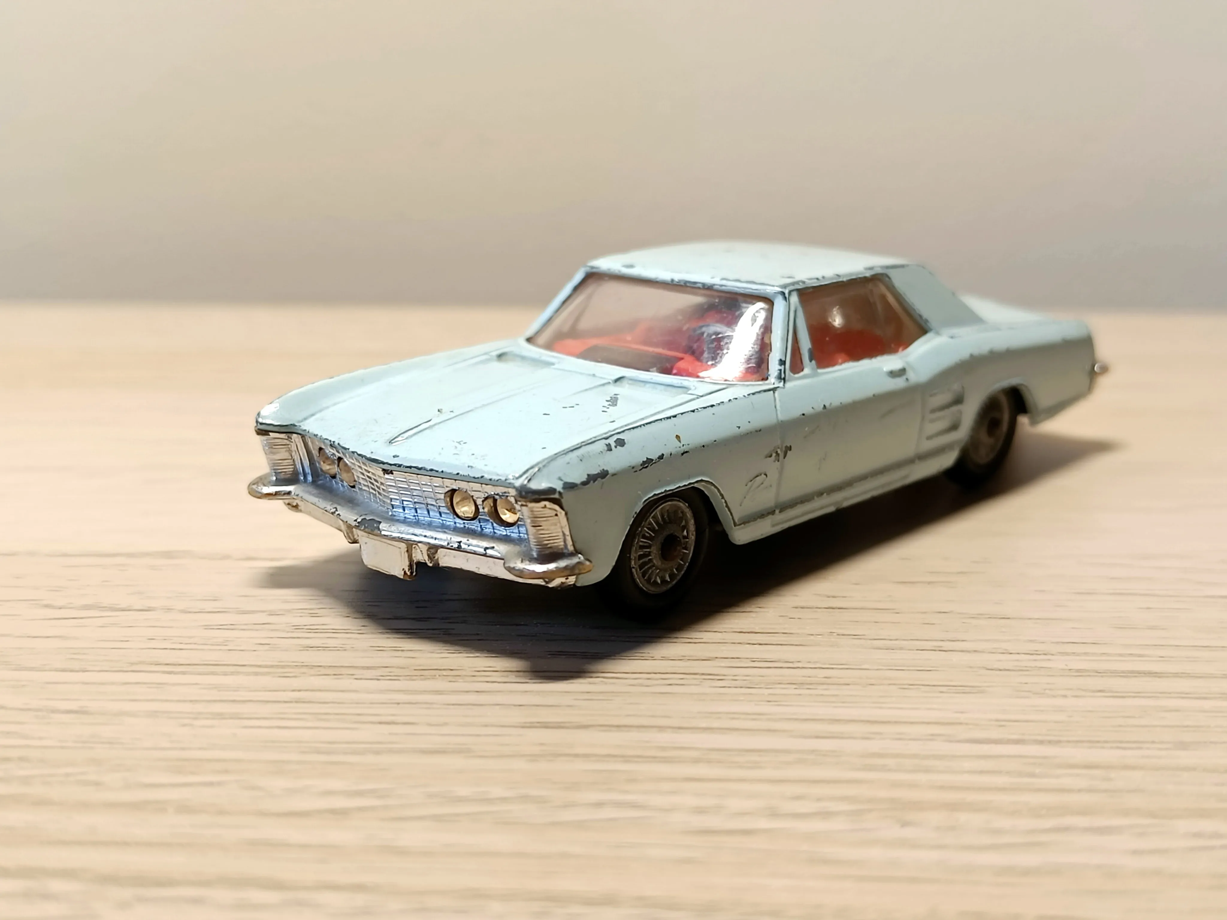 245 Buick Riviera in pale blue *with cast wheels* (3)