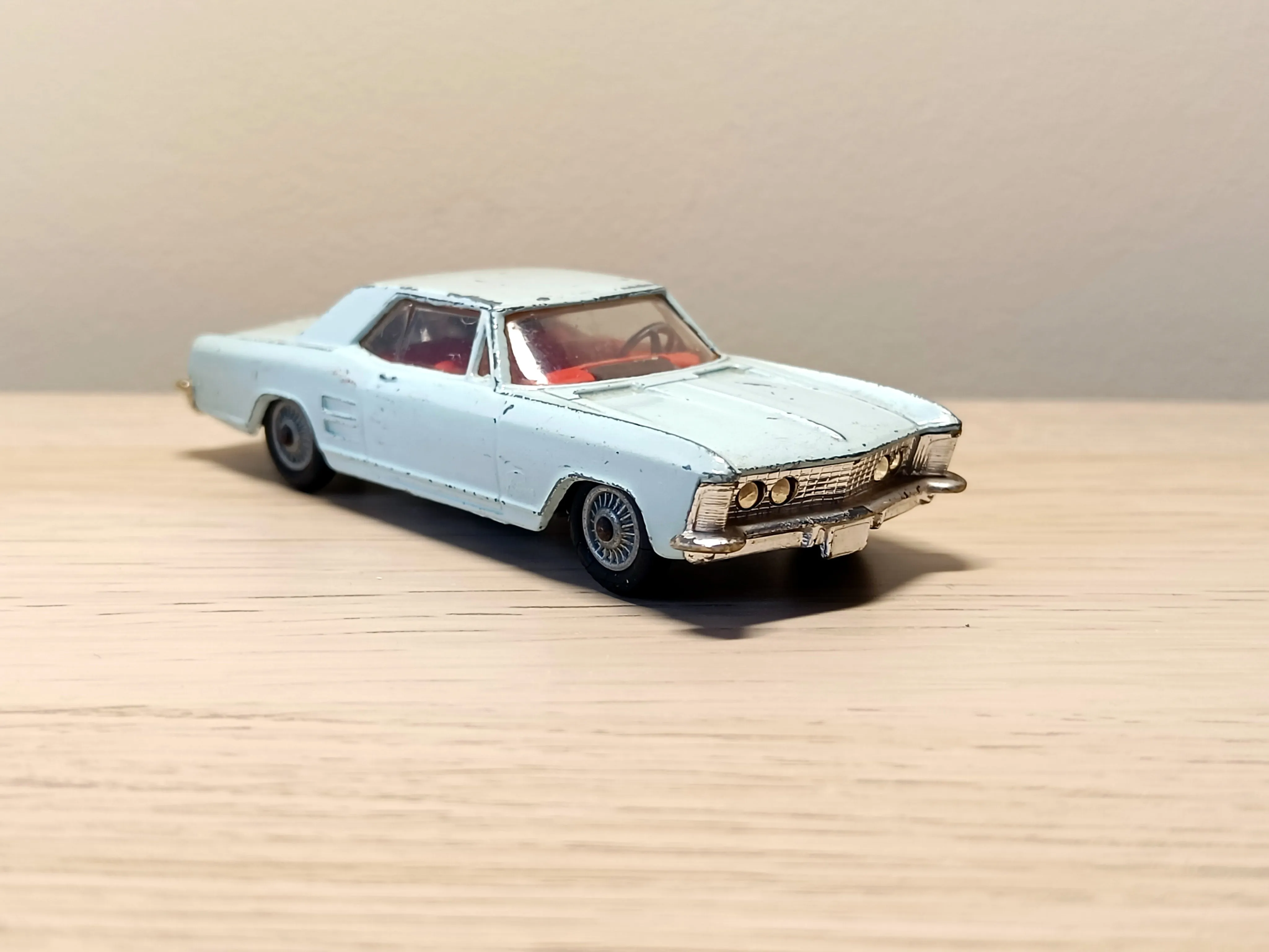 245 Buick Riviera in pale blue *with cast wheels* (3)
