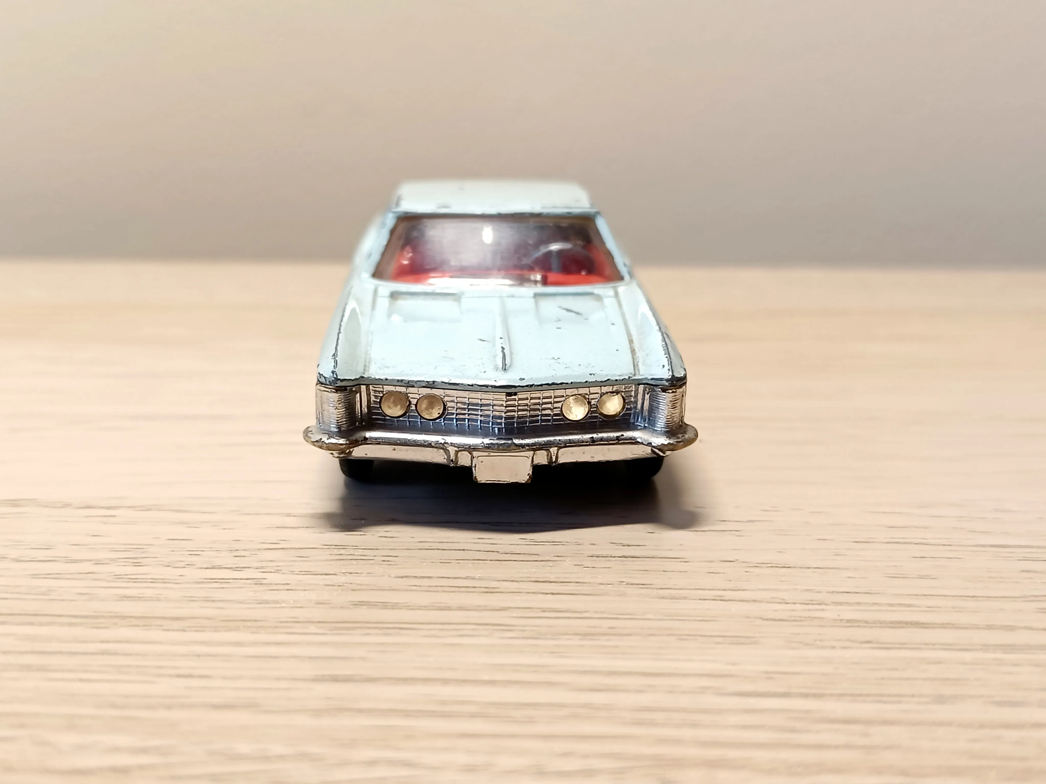 245 Buick Riviera in pale blue *with cast wheels* (3)