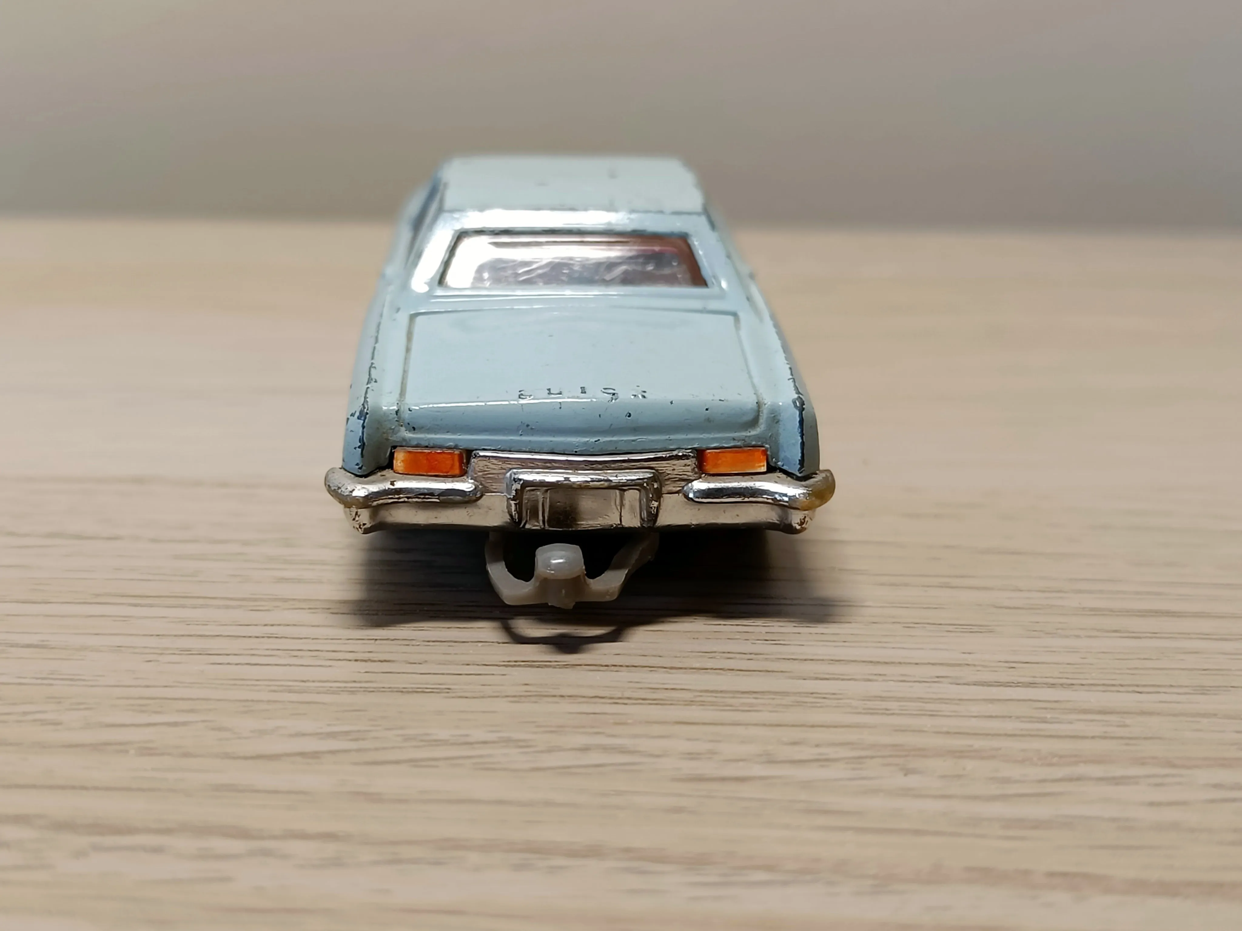 245 Buick Riviera in pale blue *with cast wheels* (3)