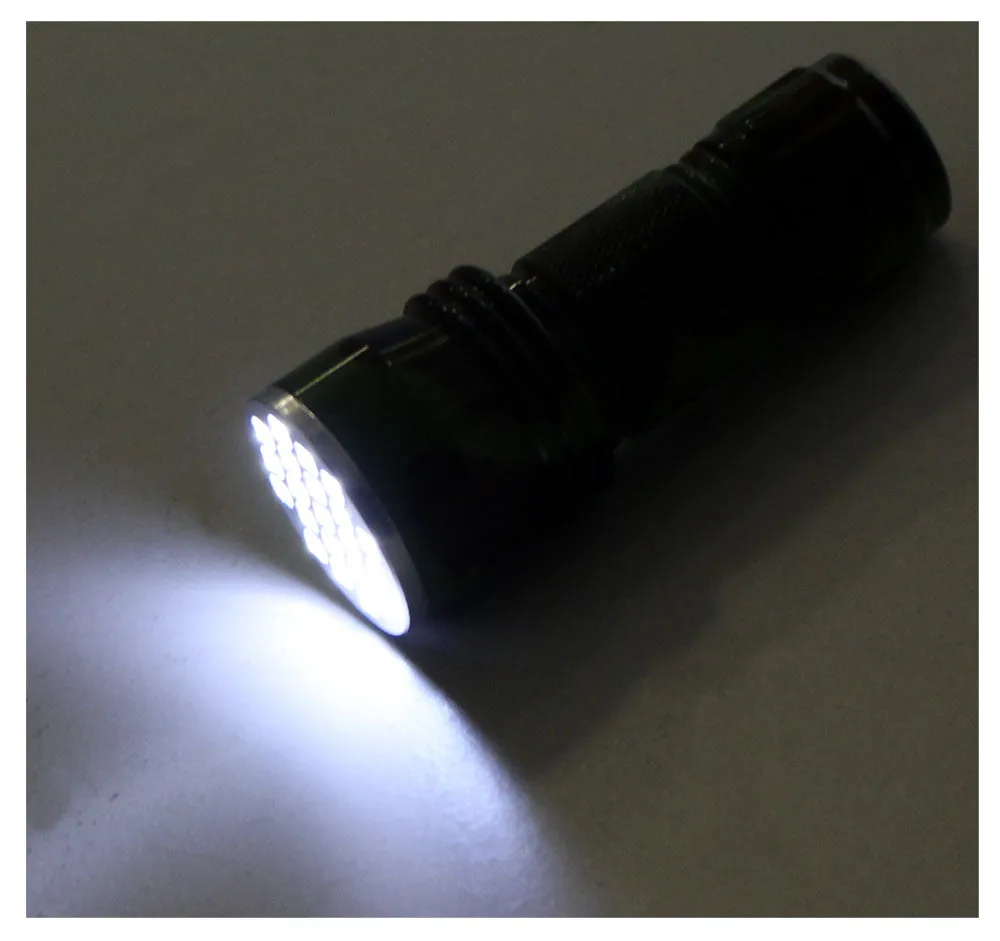 3-3/4 inch 21 LED Camouflage Flashlight With Batteries Included :(Units= 14)