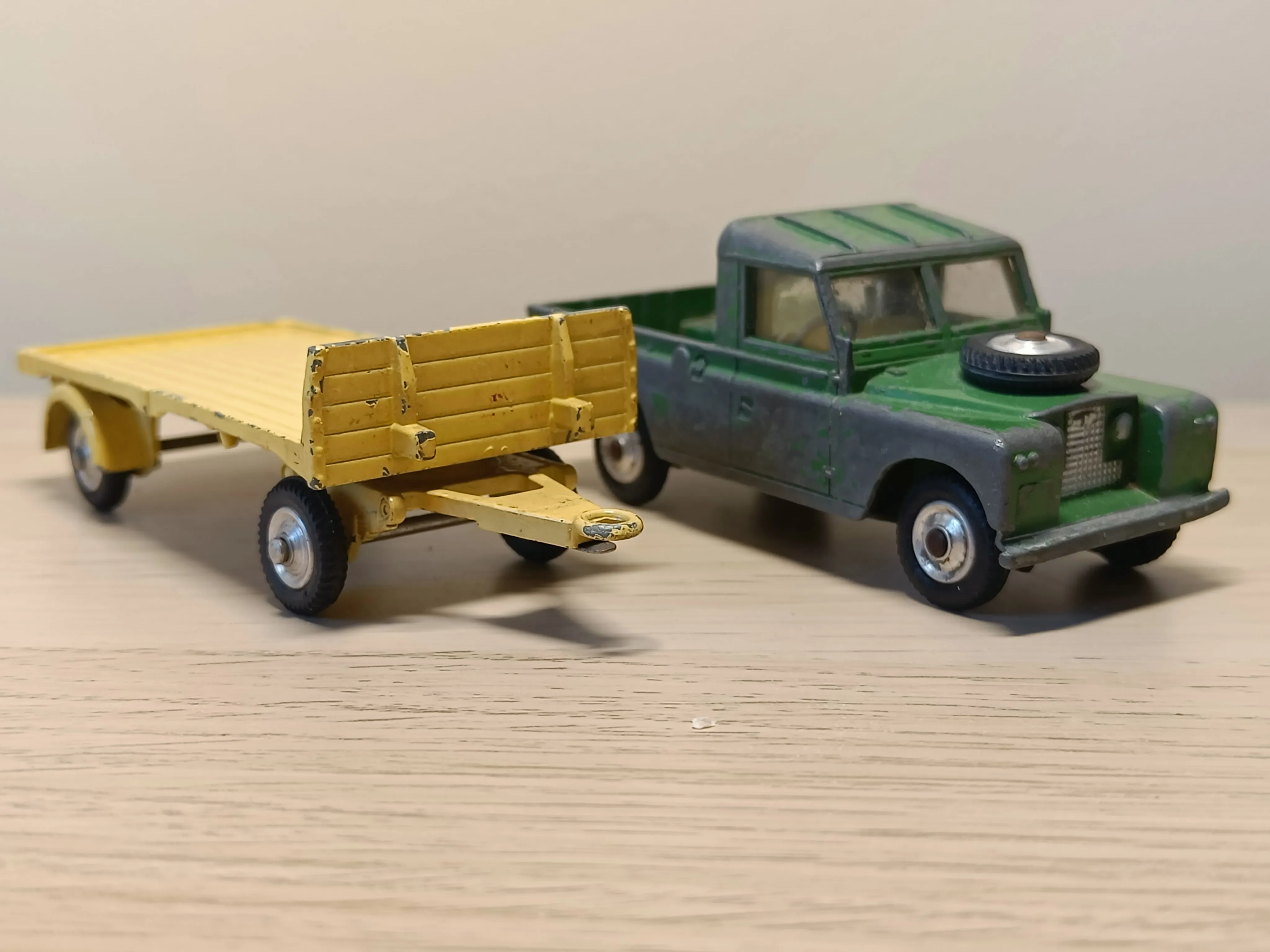438 Land Rover and trailer from Gift Set 22 (2)