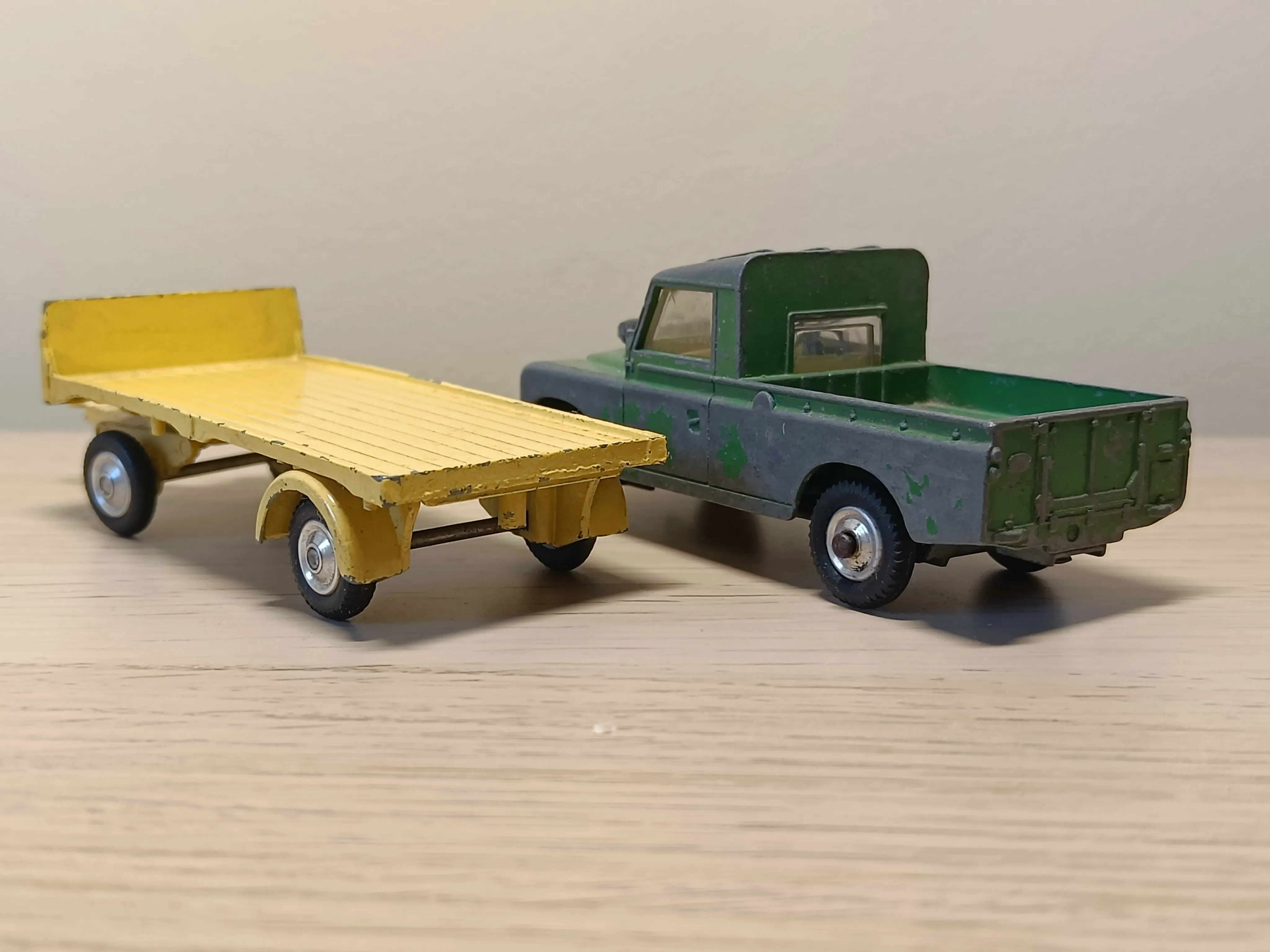 438 Land Rover and trailer from Gift Set 22 (2)
