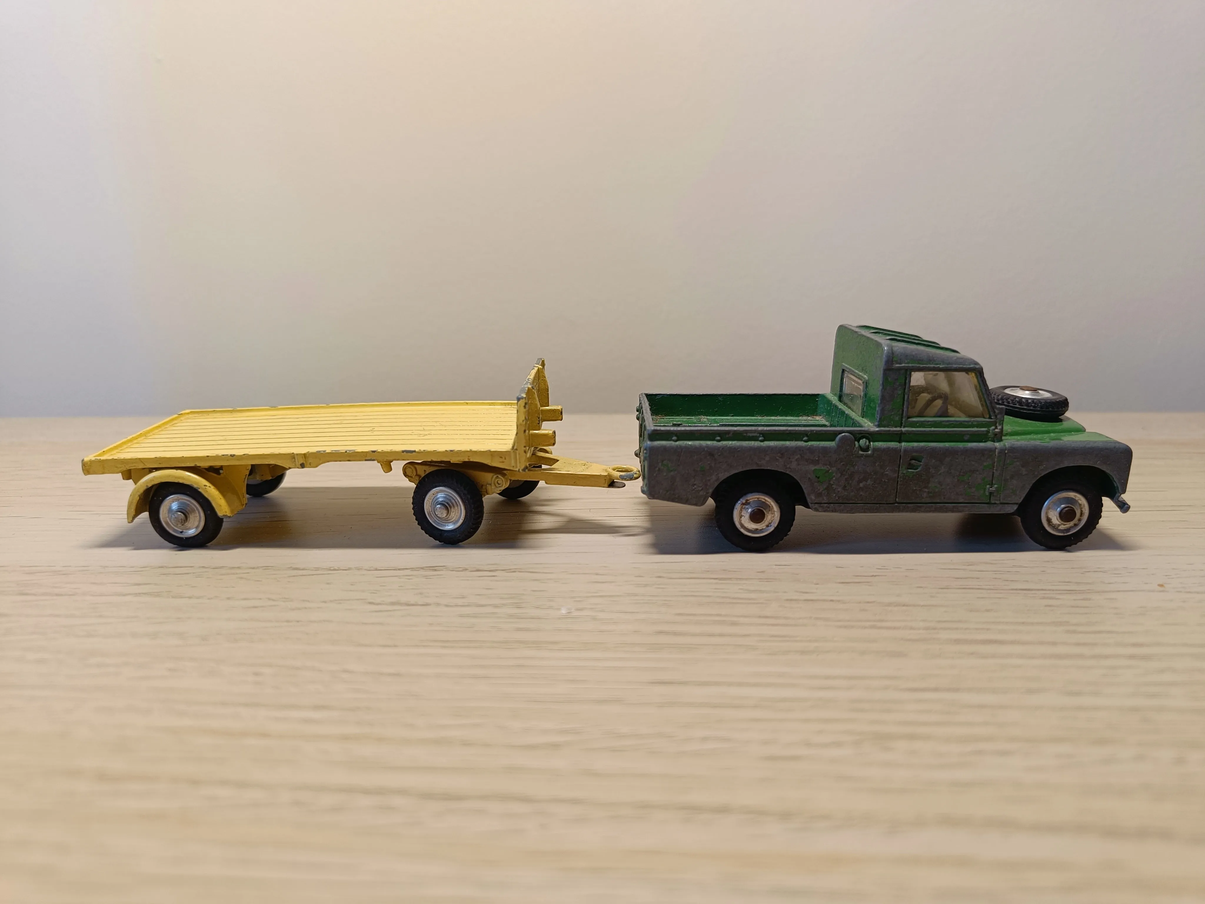 438 Land Rover and trailer from Gift Set 22 (2)