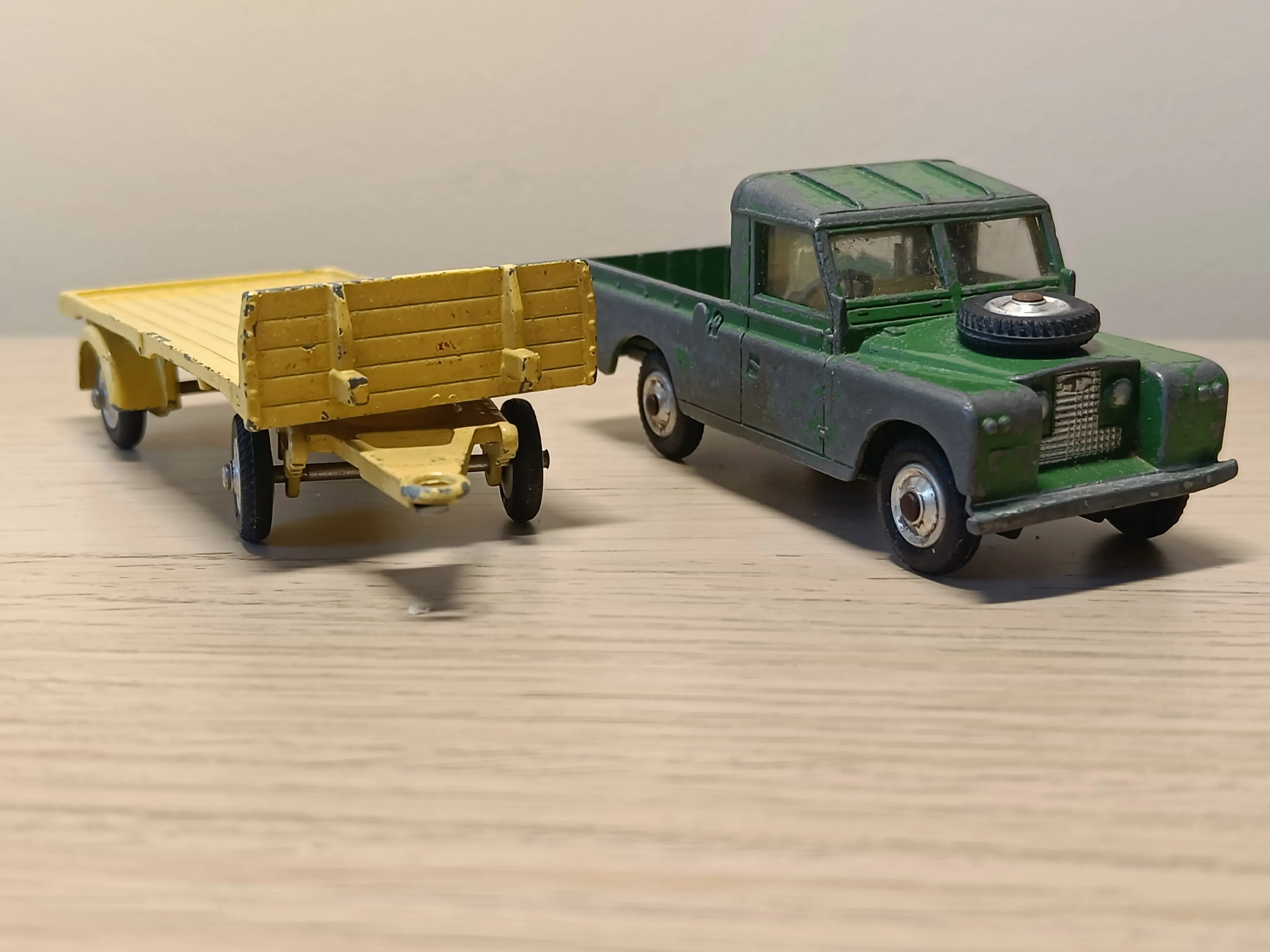 438 Land Rover and trailer from Gift Set 22 (2)