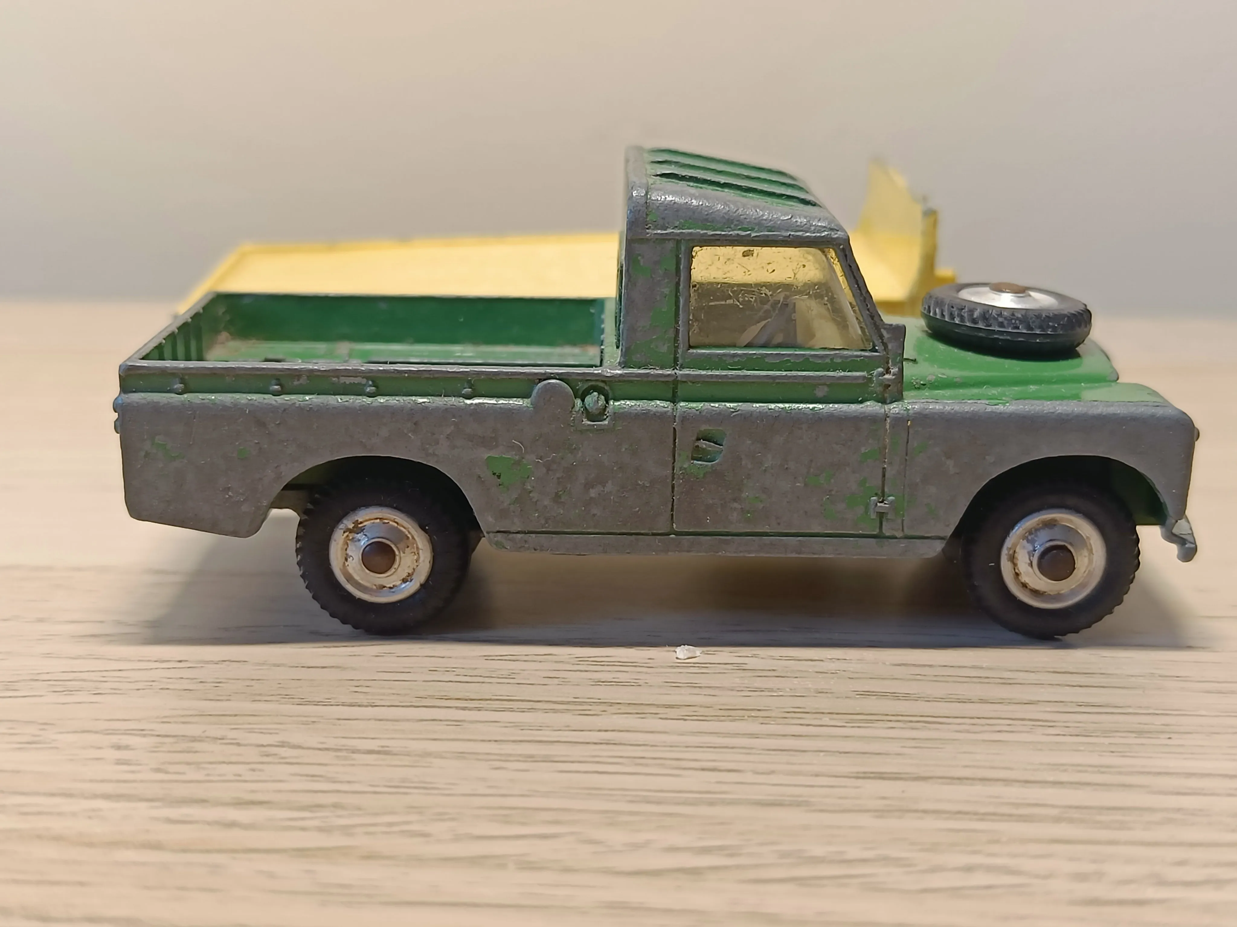 438 Land Rover and trailer from Gift Set 22 (2)