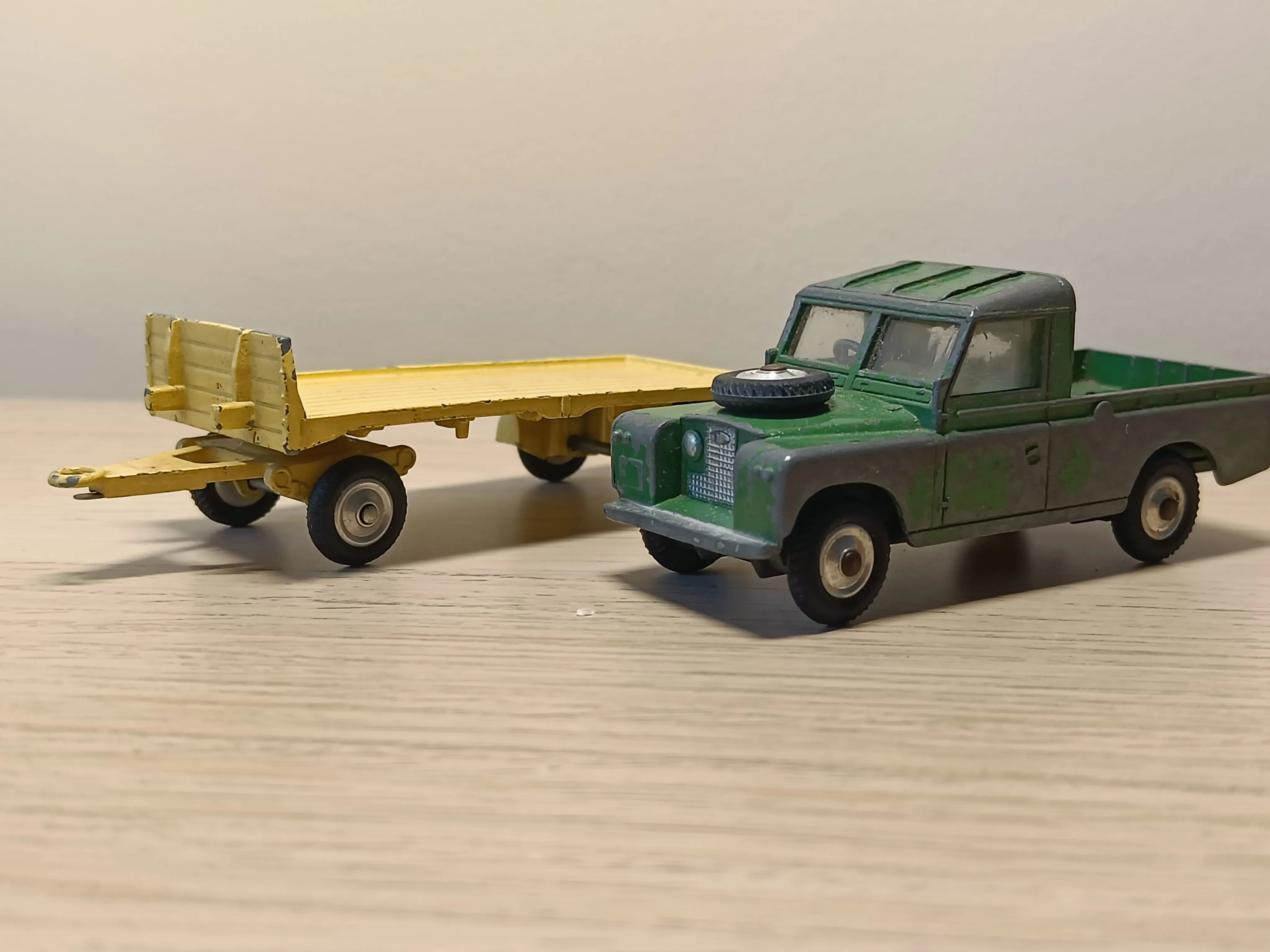 438 Land Rover and trailer from Gift Set 22 (2)