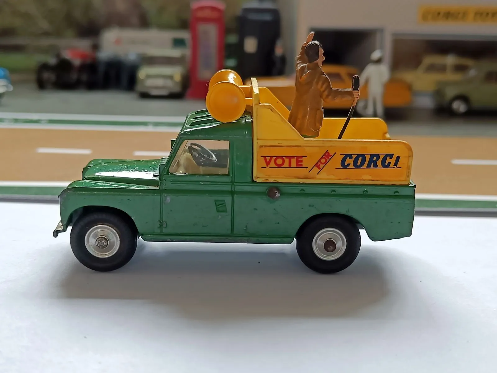 472 Land Rover Public Address Vehicle *yellow interior*