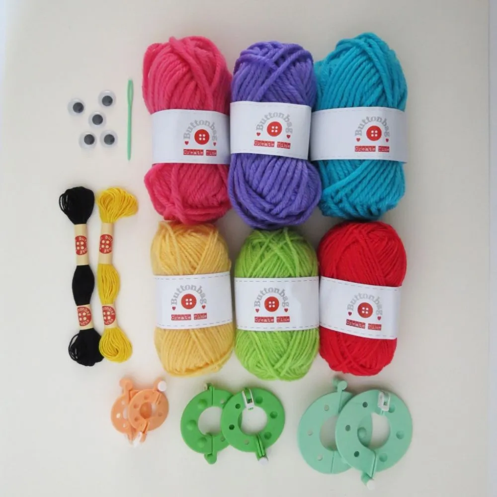 Buttonbag Pompom Making Suitcase Kit