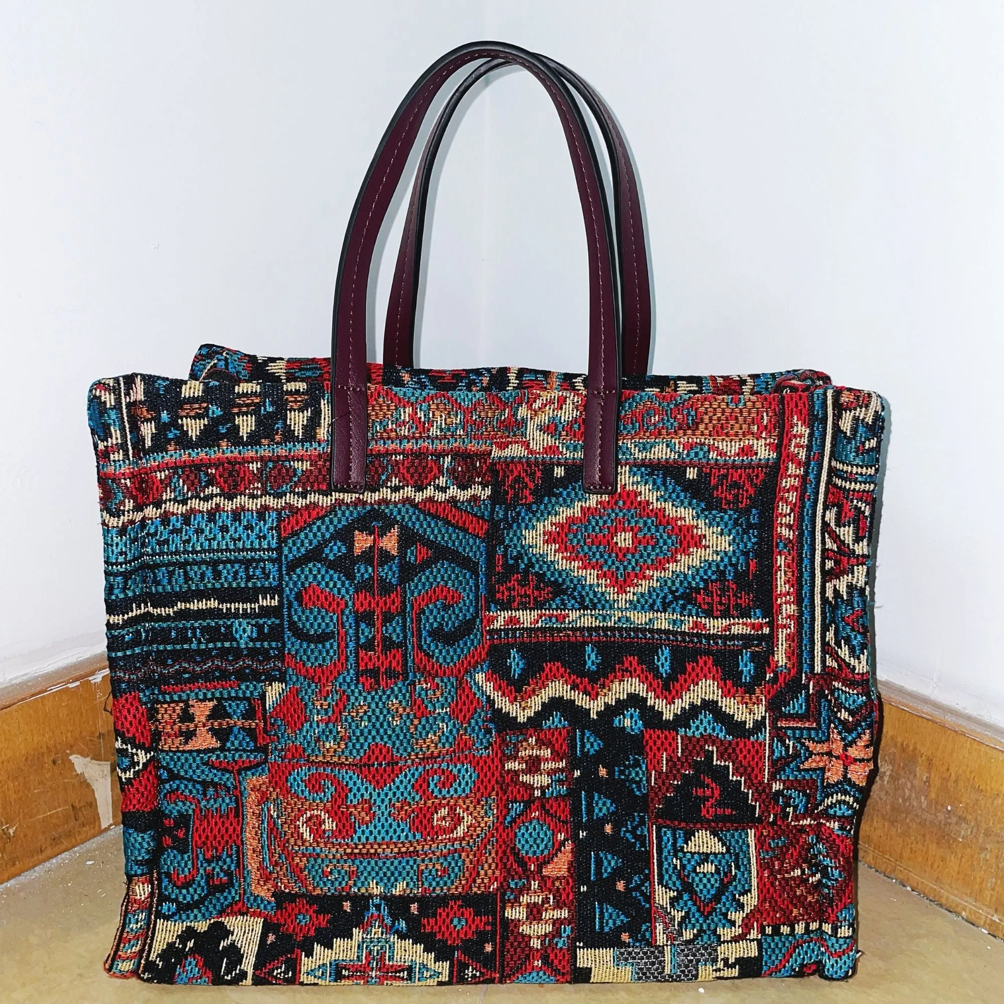 Chloe Tote Bag in Burgundy