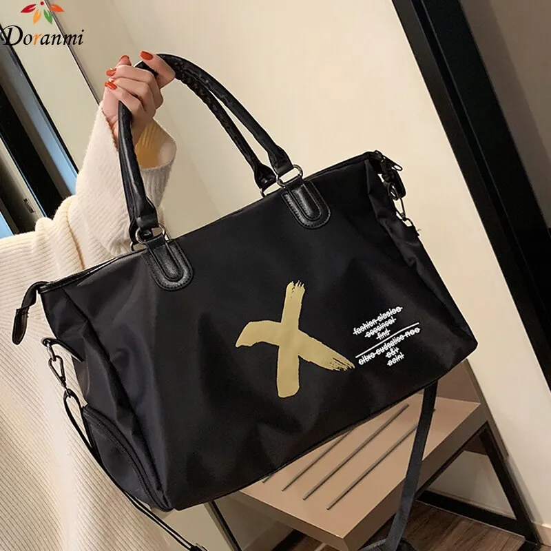 Christmas Gift DORANMI Printed Travel Luggage Bags For Women 2019 Fashion Black Oxford Travel Duffle Large Capacity Sport Bag DJB623