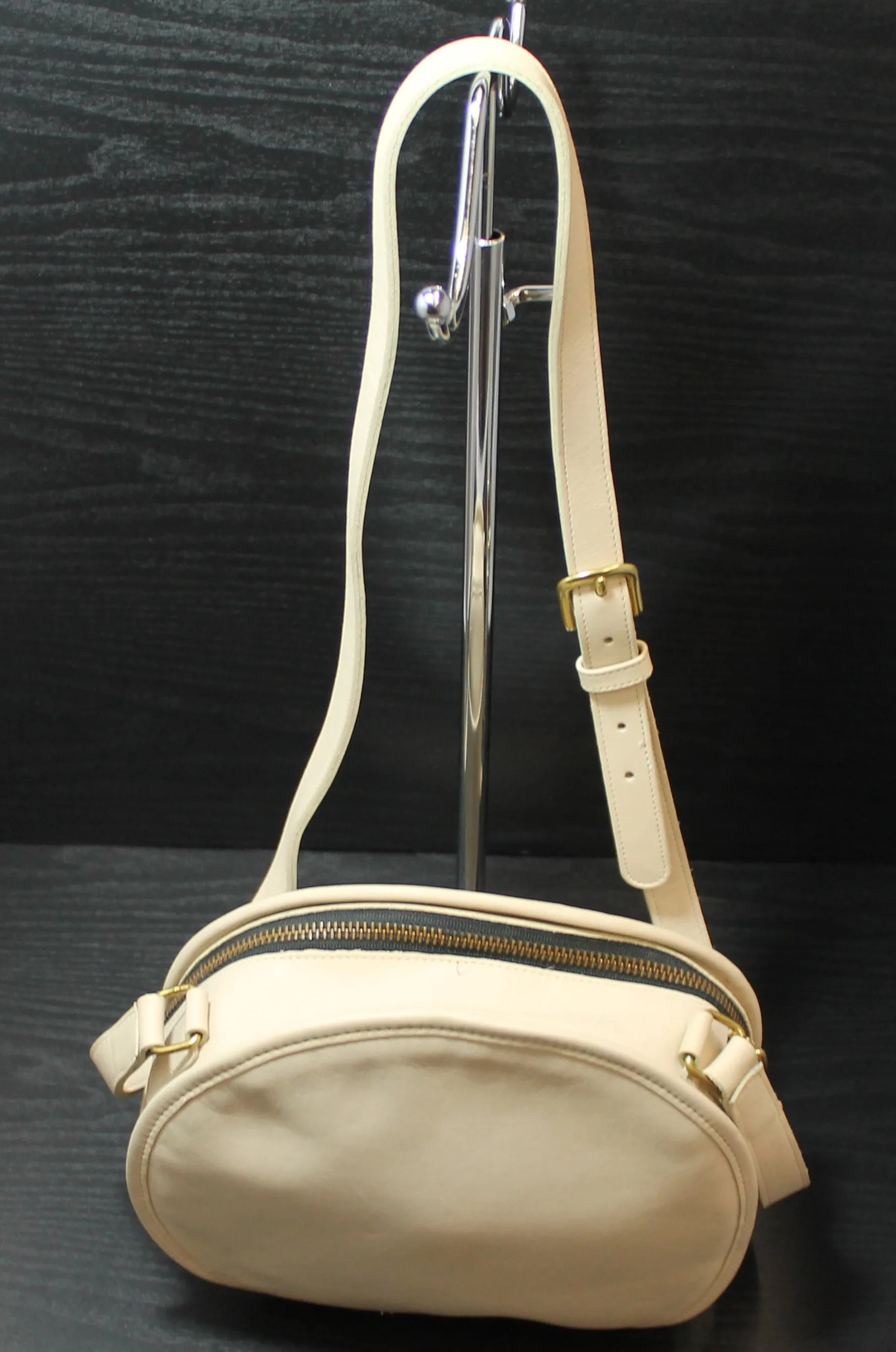 Coach Purse: 214 Ivory Leather Crossbody Bag