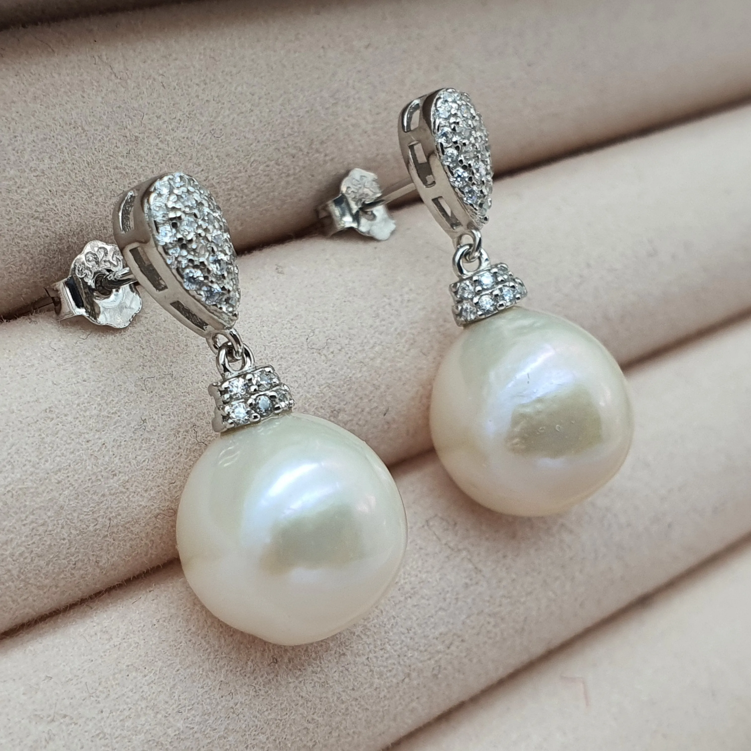 Edison Baroque Pearl luxurious Earrings, Sterling Silver