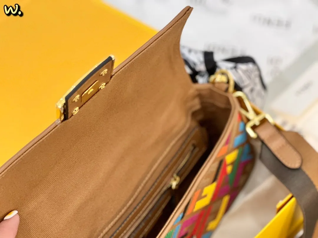 EN   Designer bags by Fendi 239