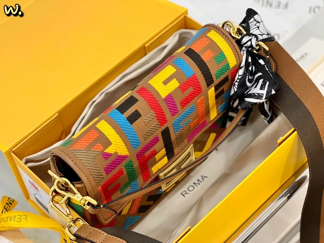 EN   Designer bags by Fendi 239