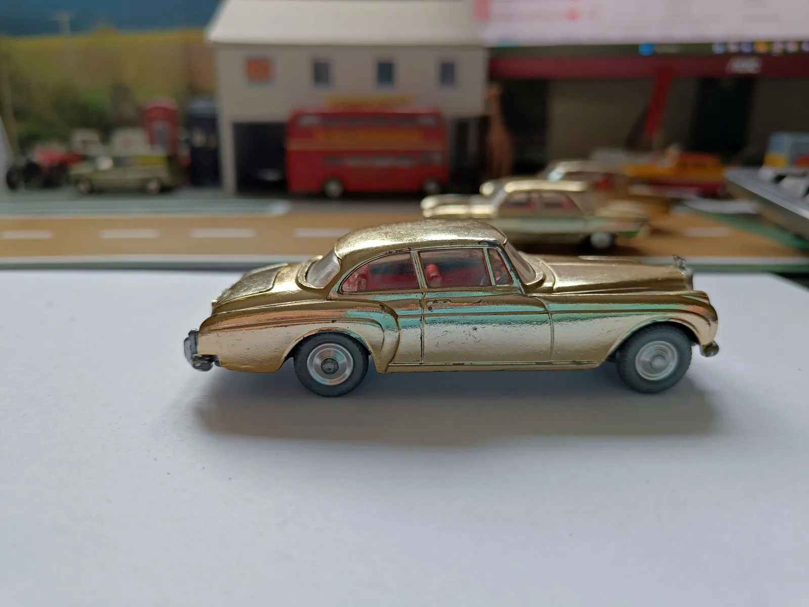 Gift Set 20 The Golden Guinea Set 3 cars in gold finish