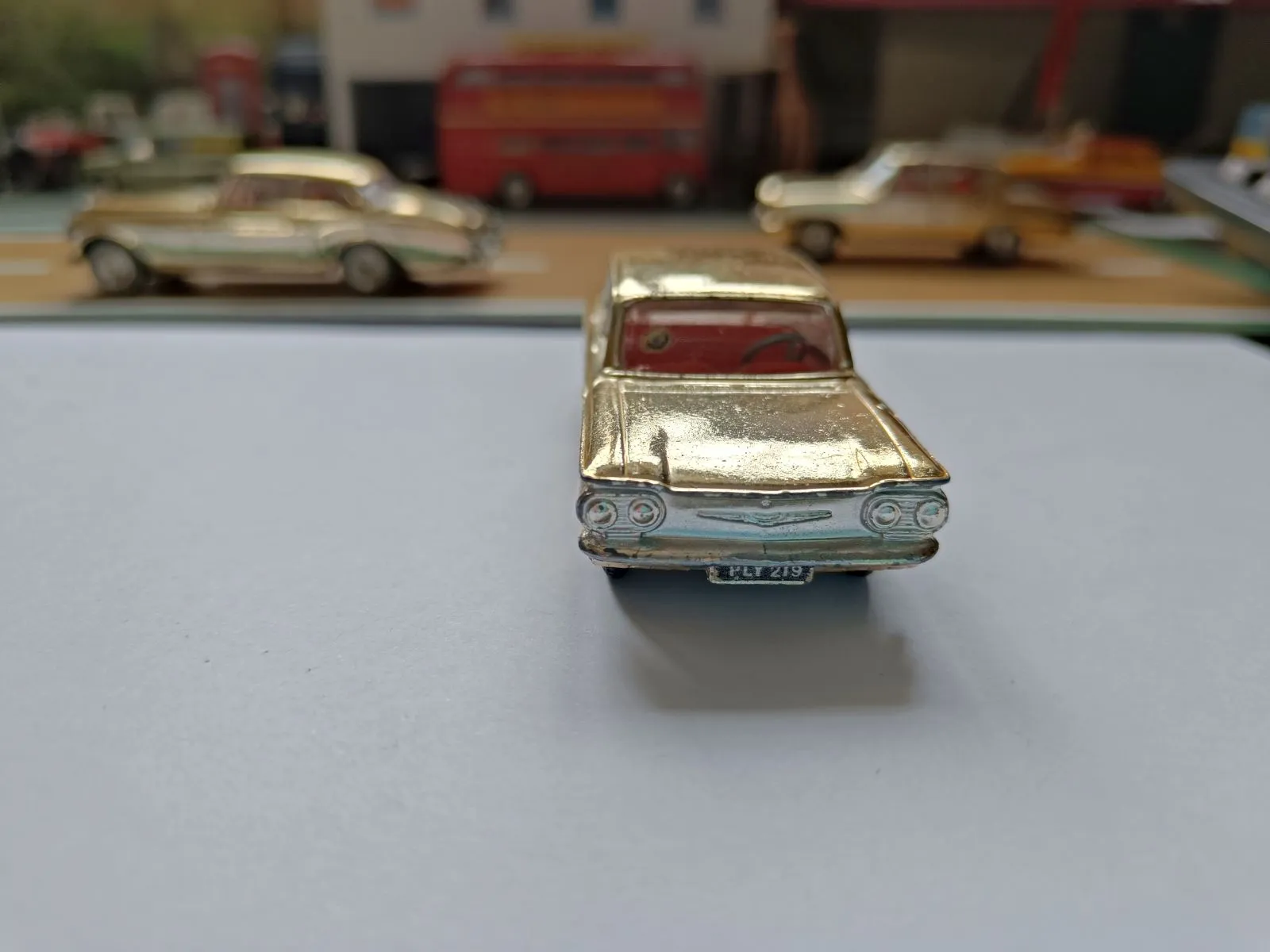 Gift Set 20 The Golden Guinea Set 3 cars in gold finish