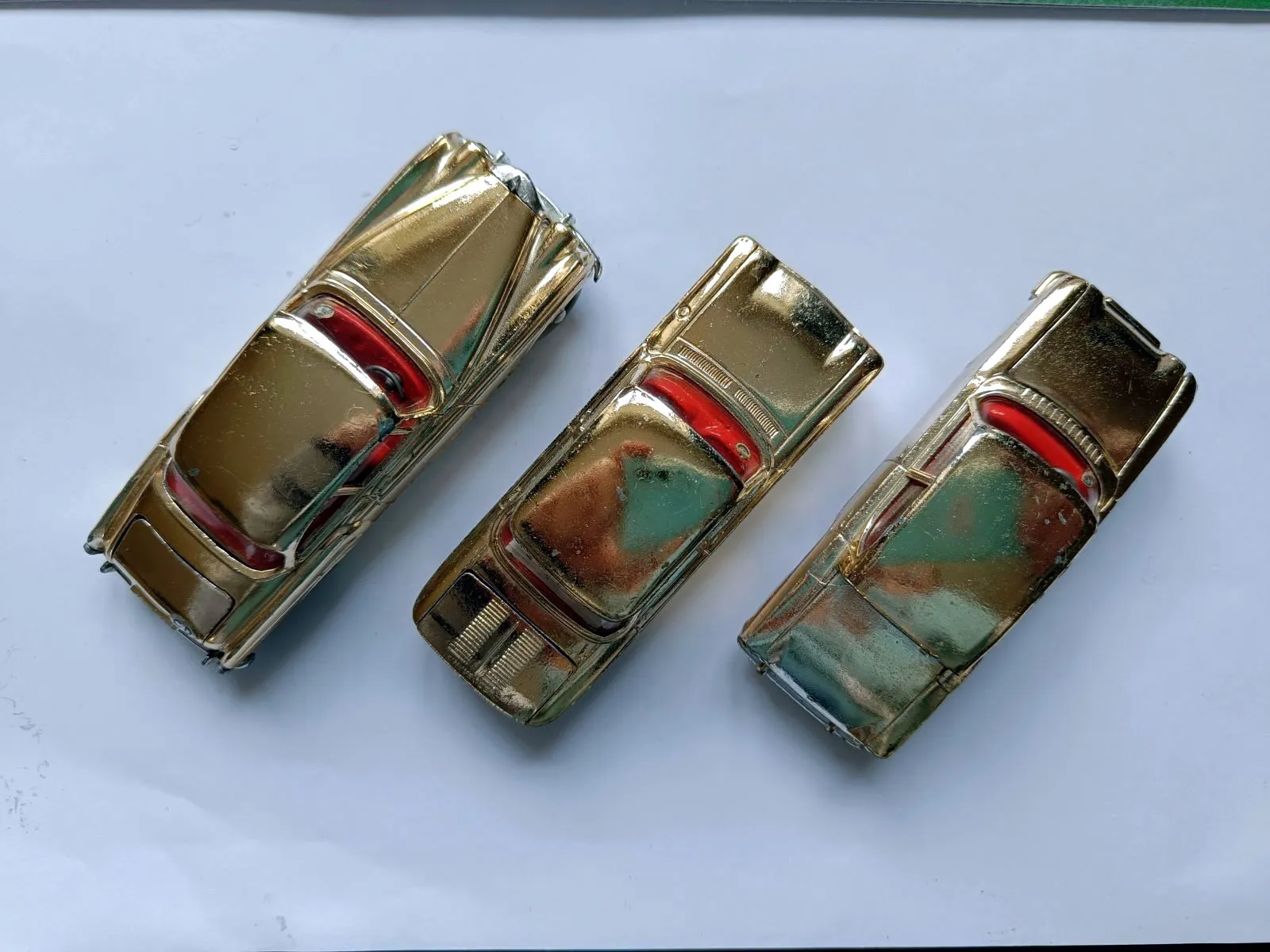 Gift Set 20 The Golden Guinea Set 3 cars in gold finish