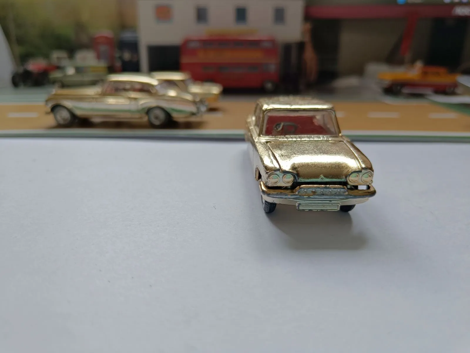Gift Set 20 The Golden Guinea Set 3 cars in gold finish
