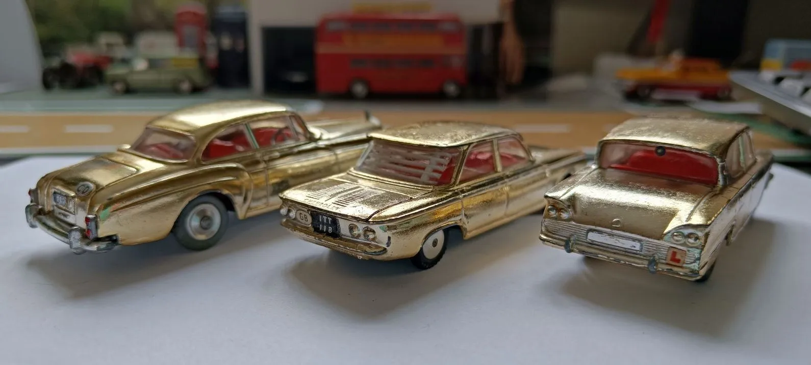 Gift Set 20 The Golden Guinea Set 3 cars in gold finish