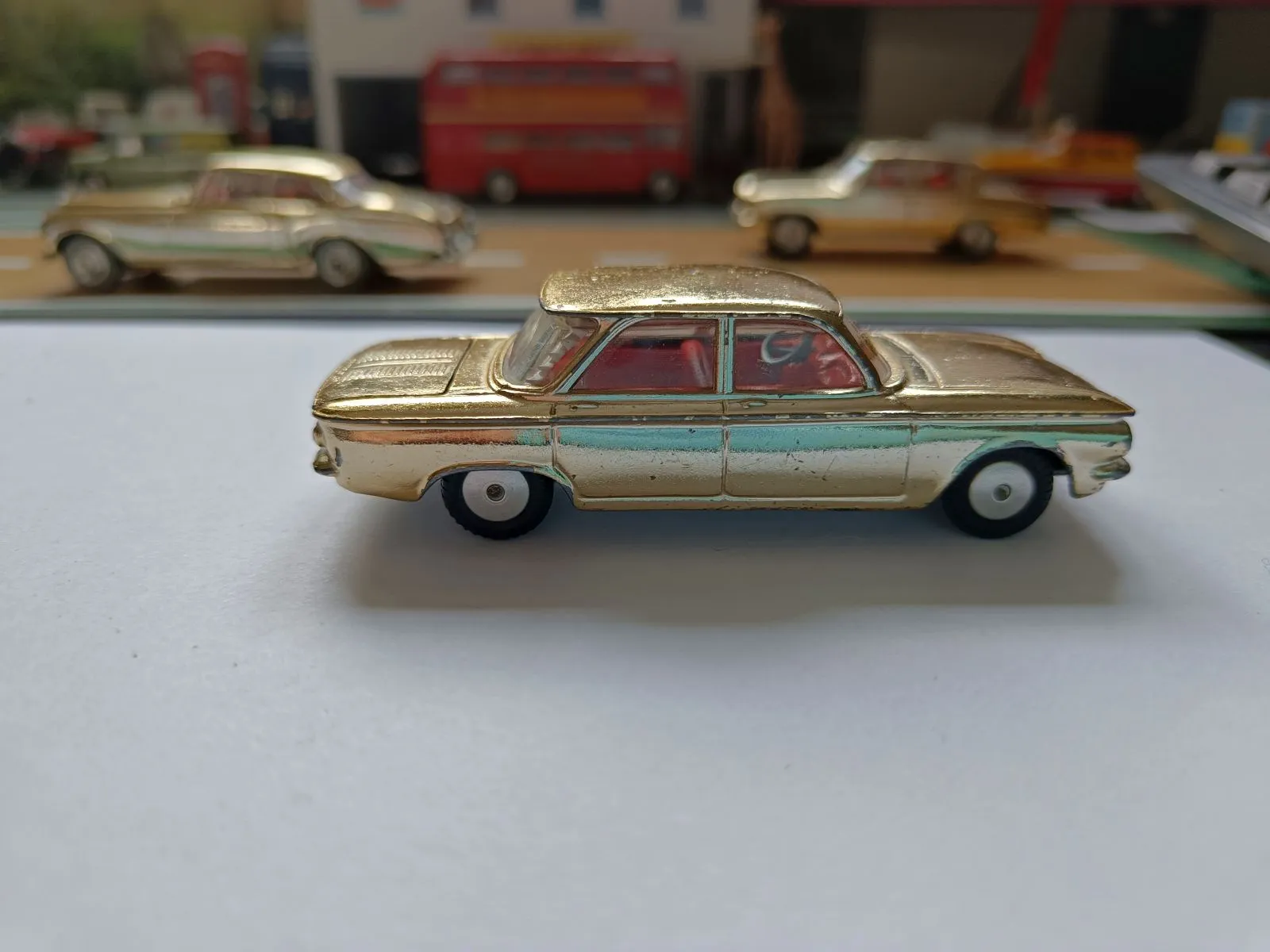 Gift Set 20 The Golden Guinea Set 3 cars in gold finish