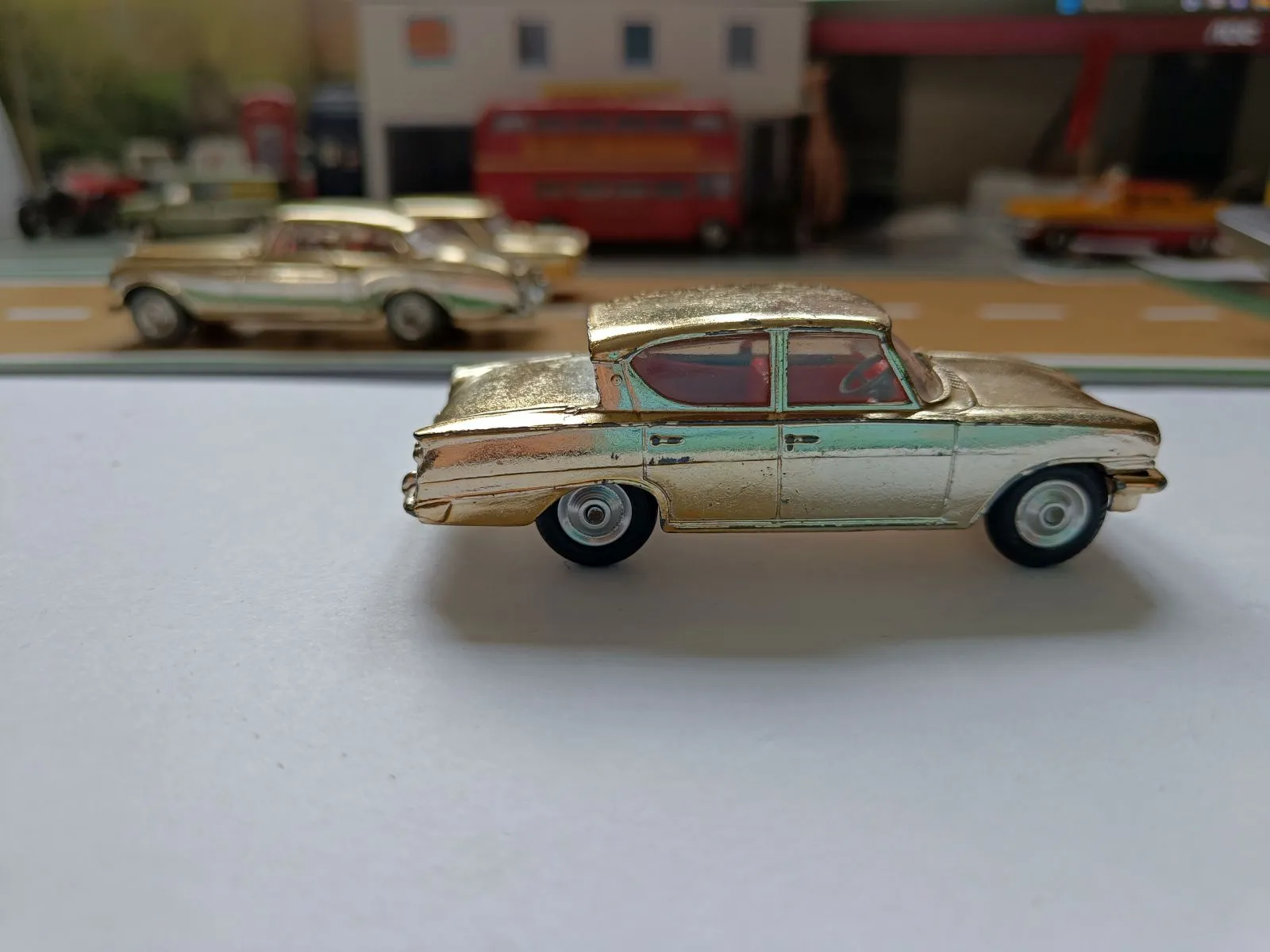 Gift Set 20 The Golden Guinea Set 3 cars in gold finish