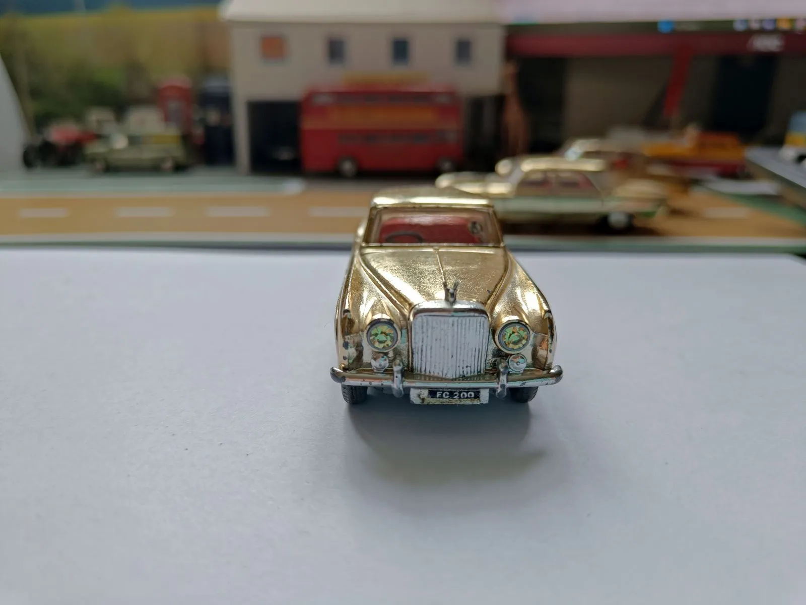 Gift Set 20 The Golden Guinea Set 3 cars in gold finish