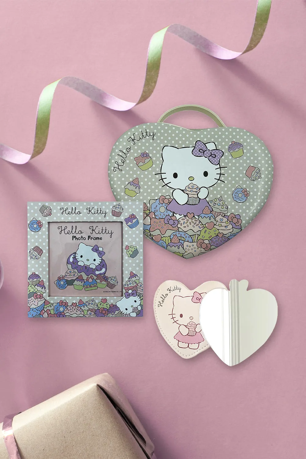 Hello Kitty Kup Cake Fashion Gift Set