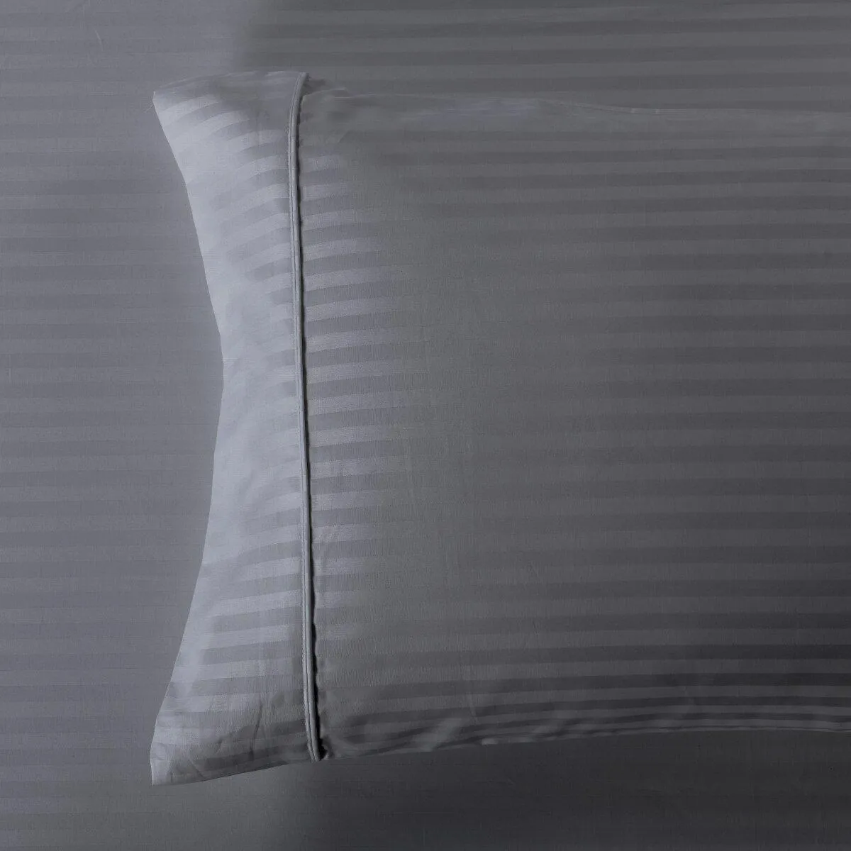 Luxurious 608 Damask Stripe Pillowcases - USA