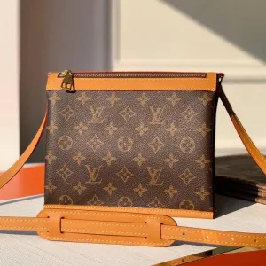 Men&#8217;s Saumur Messenger Pm Monogram Canvas Small Crossbody Bag M44879 2019 Collection