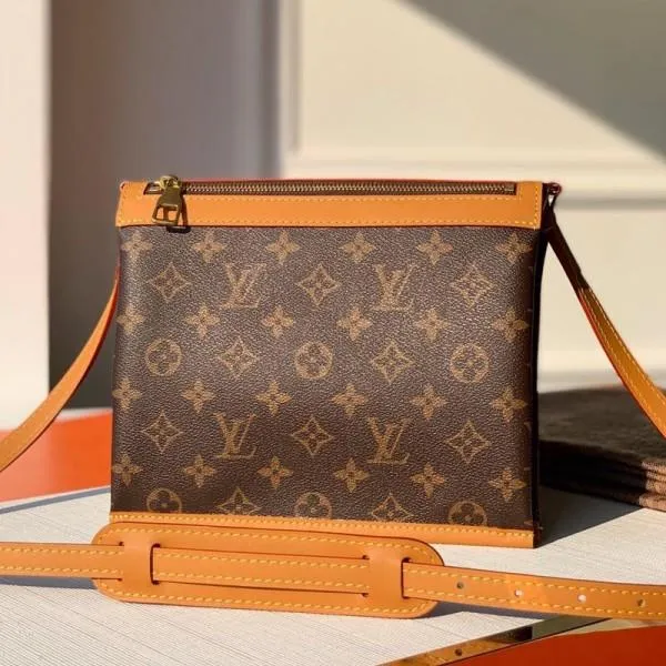 Men&#8217;s Saumur Messenger Pm Monogram Canvas Small Crossbody Bag M44879 2019 Collection