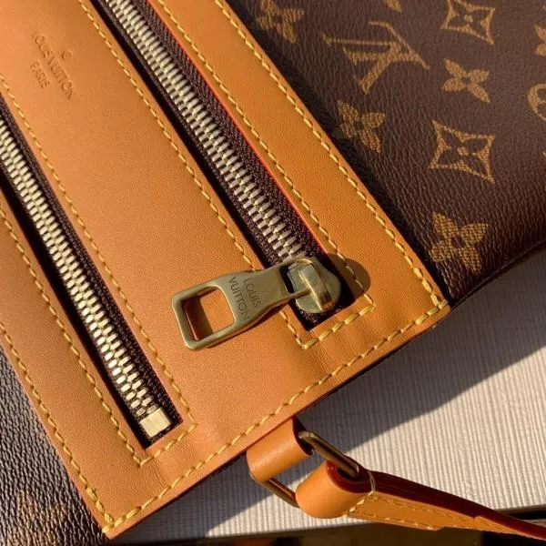 Men&#8217;s Saumur Messenger Pm Monogram Canvas Small Crossbody Bag M44879 2019 Collection