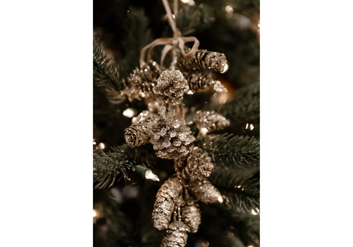 SILVER CLUSTER PINECONES