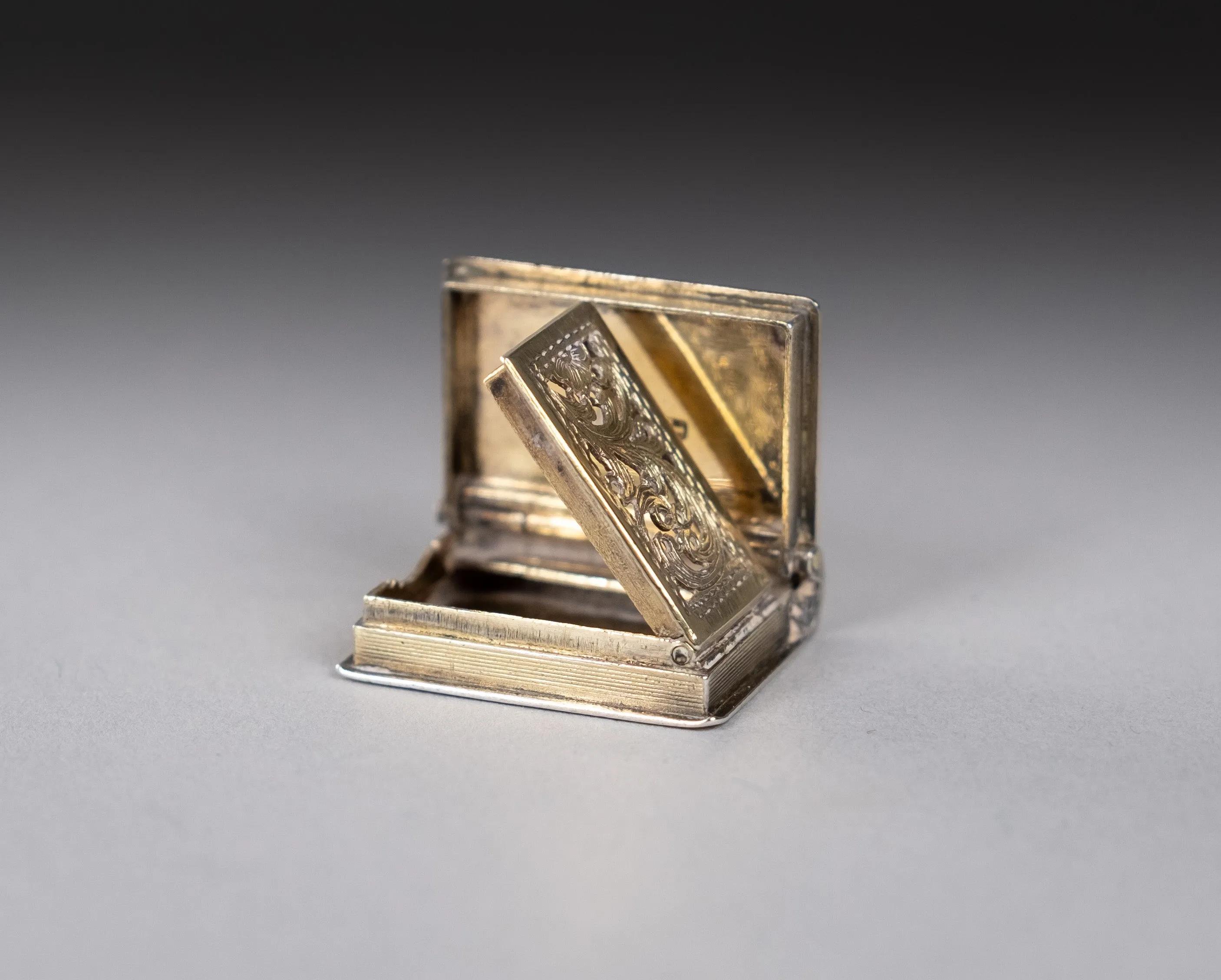 Sterling Silver Gilt Book Vinaigrette by Taylor and Perry, Birmingham, 1831.