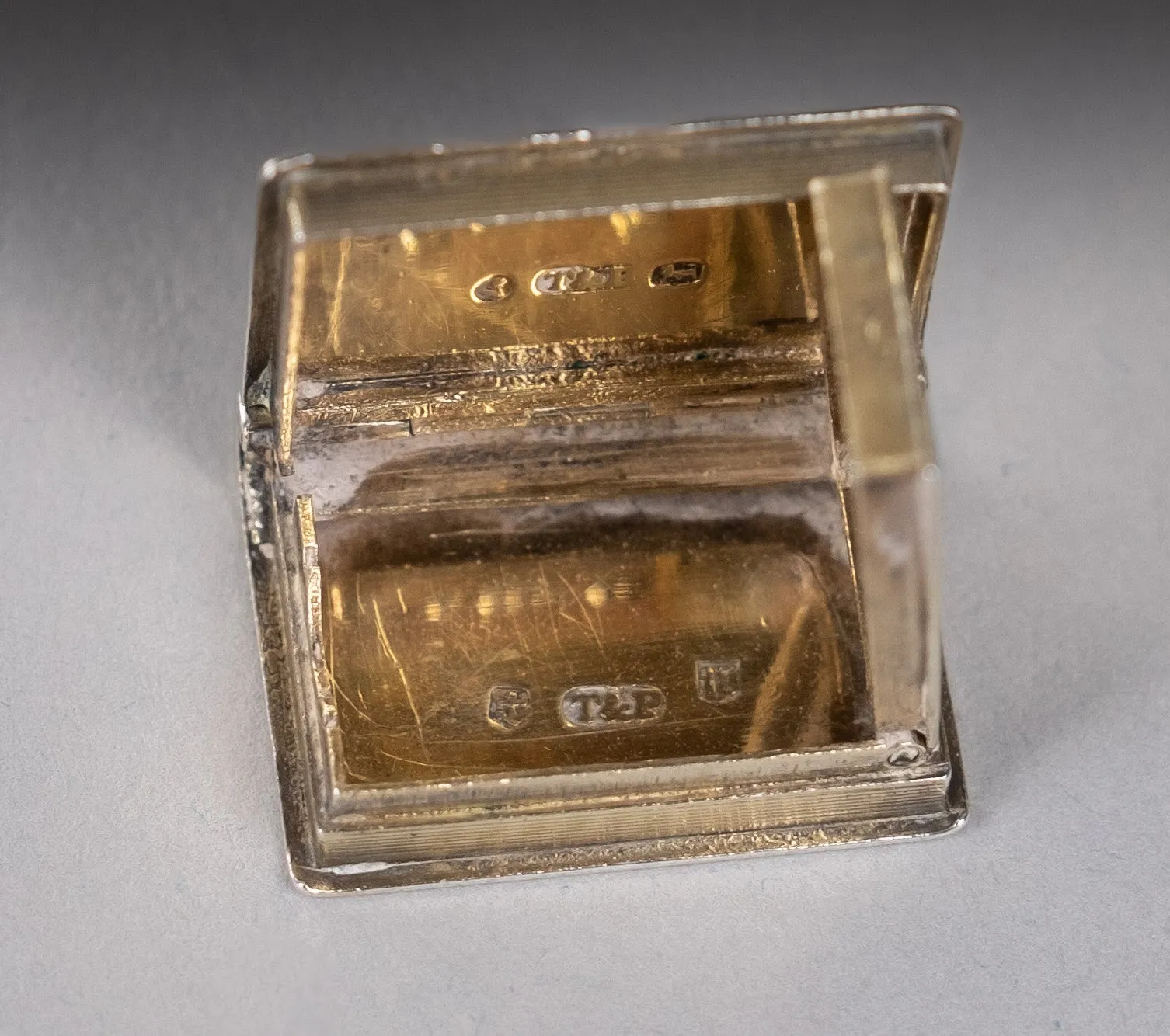 Sterling Silver Gilt Book Vinaigrette by Taylor and Perry, Birmingham, 1831.